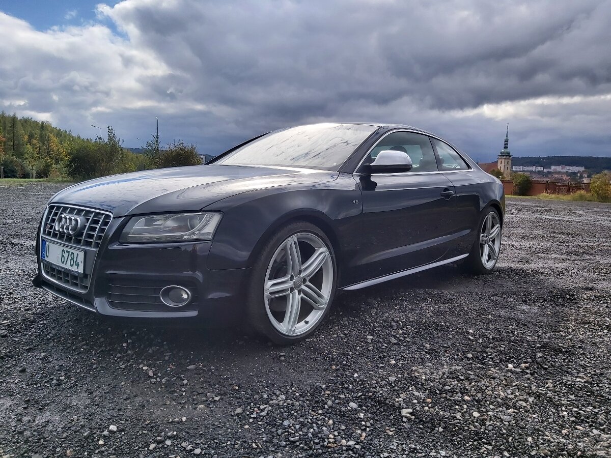 Prodám Audi S5, A5 4,2fsi, 260kw, manuální převodovka