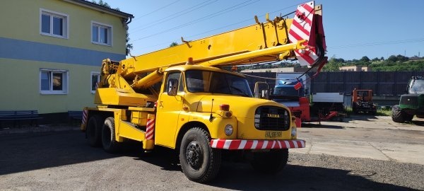 AD 20 autojeřáb TATRA - velice pěkný udržovaný
