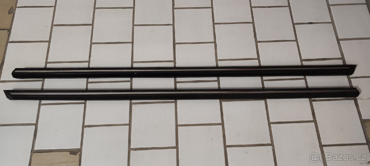 BMW E30 coupe chrom lišty dveří a blatníků