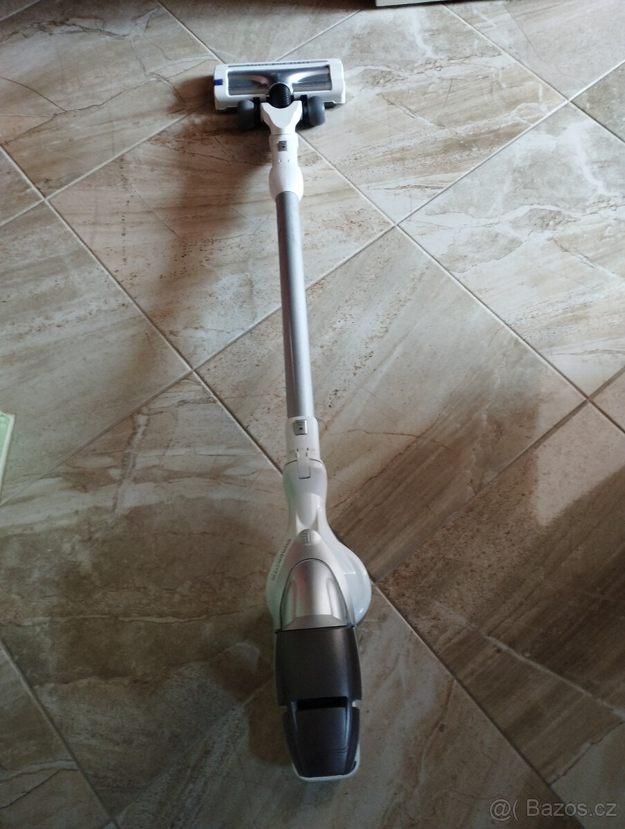 rowenta vysavač, akumulátor