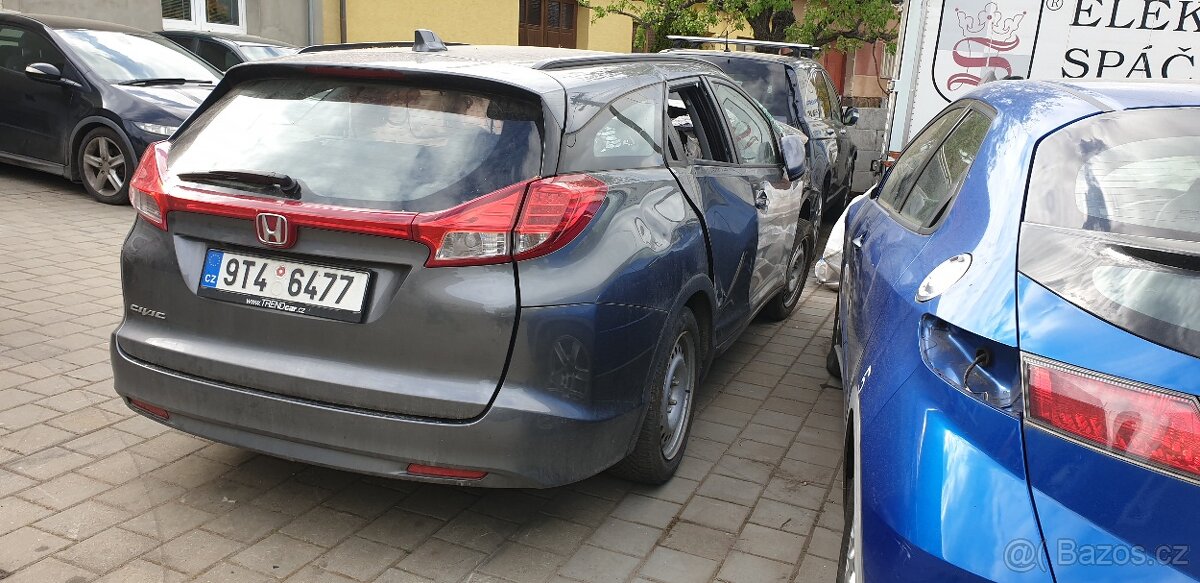 Honda Civic 9g rv.2012 5D a TOURER na náhradní díly