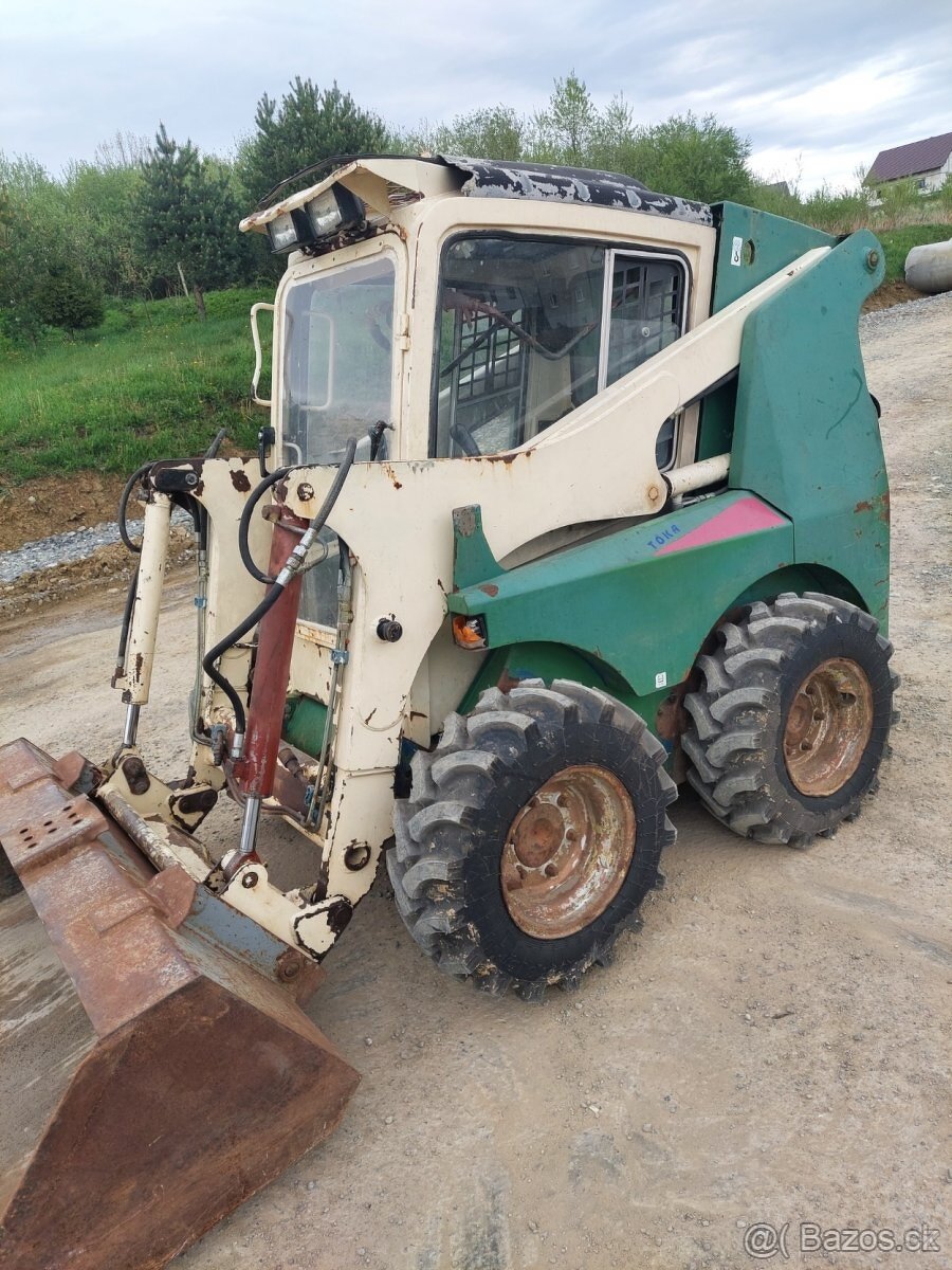 Smykový nakladač Novotný B 861