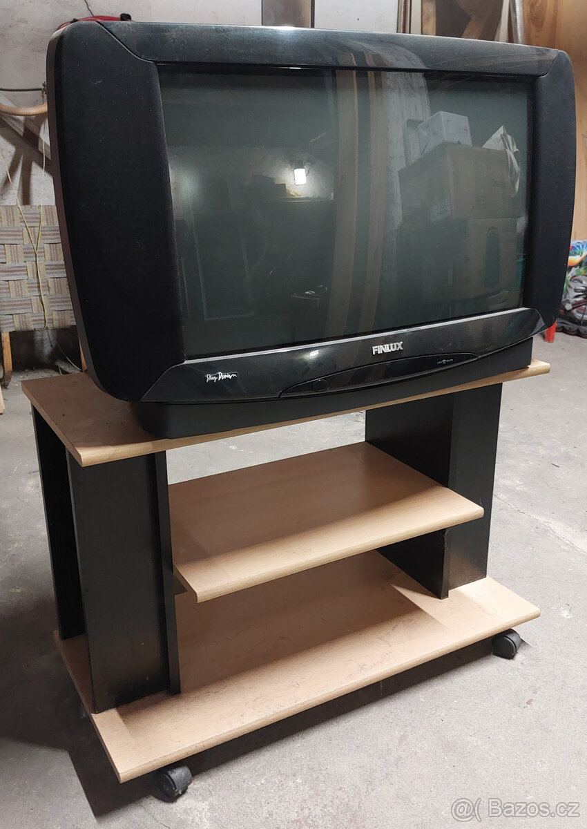STOLEK POD TV