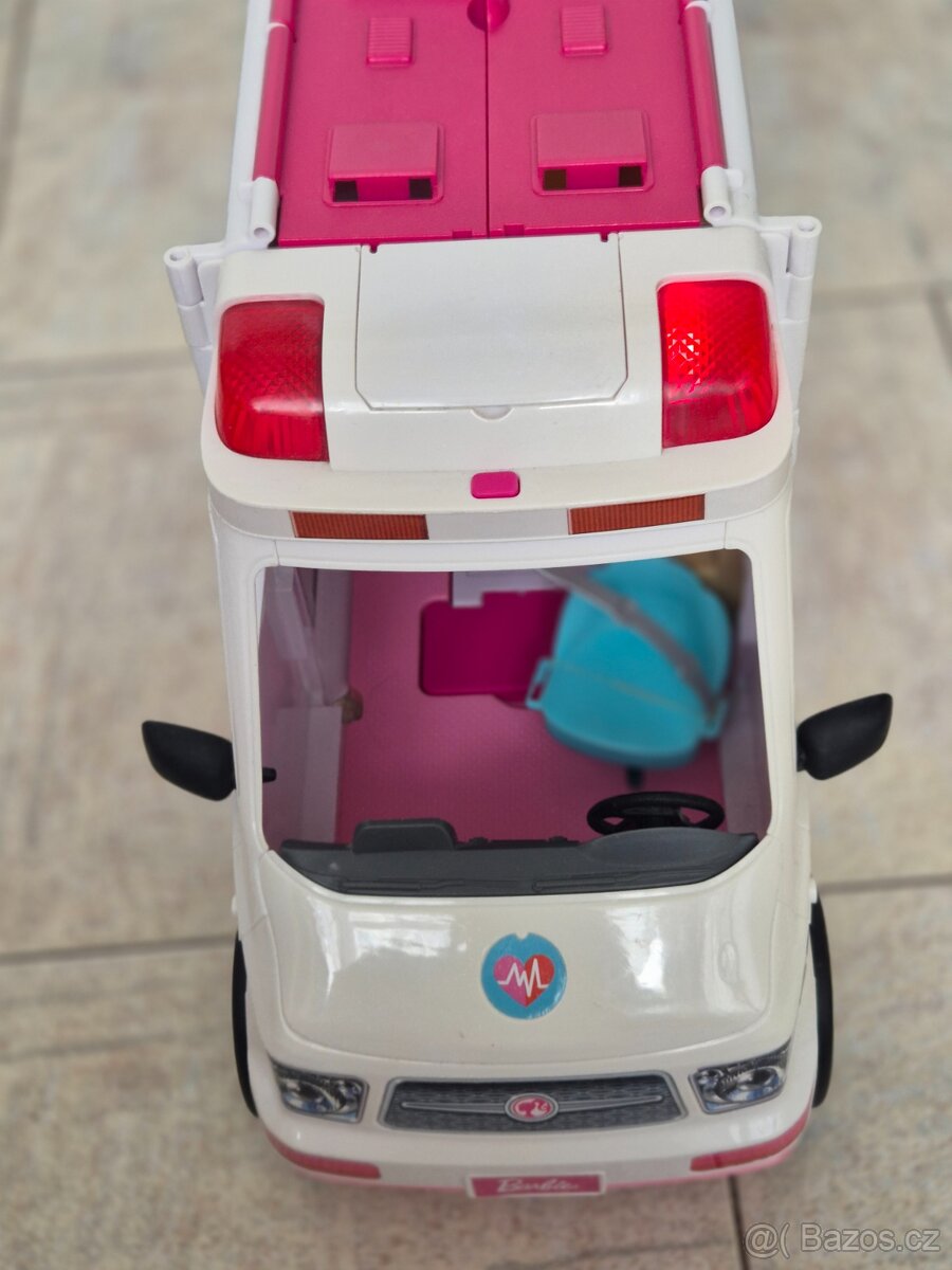 Nabízím Barbie sanitku