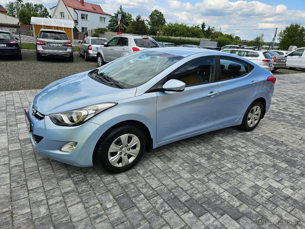HYUNDAI ELANTRA 16 i