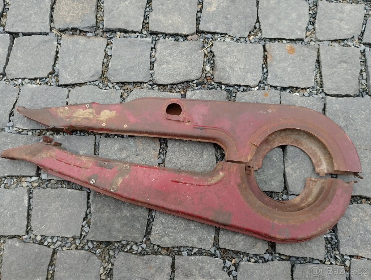 ČZ 250 sport 475 kryt řetězu
