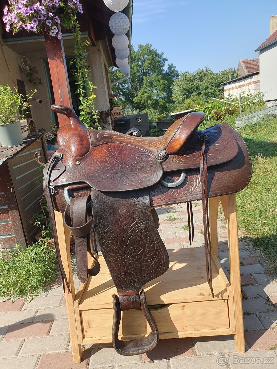 Westernové sedlo dovoz USA