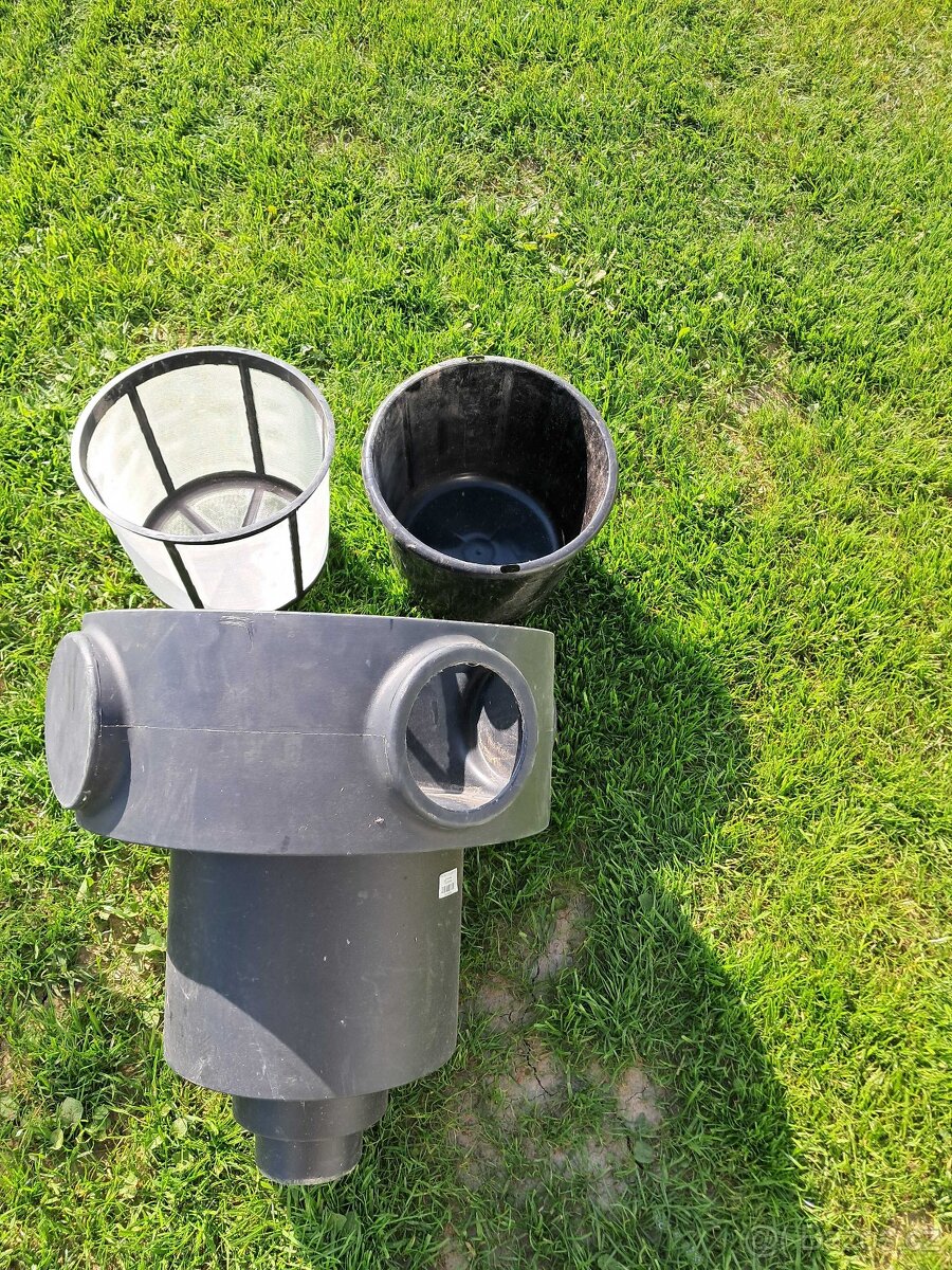 Filtrační šachta do retenční nádrže.