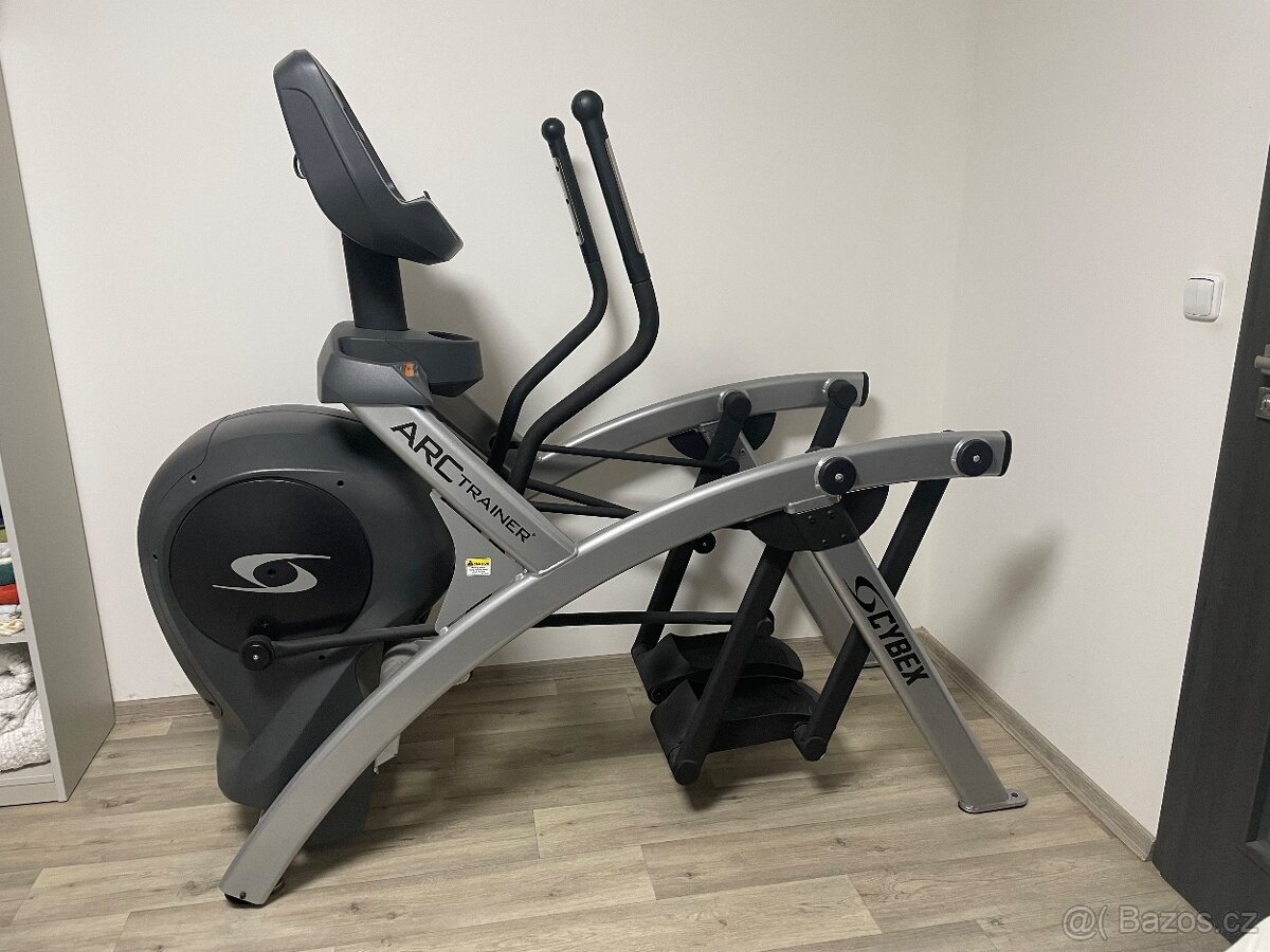 Trenažer CYBEX 525AT