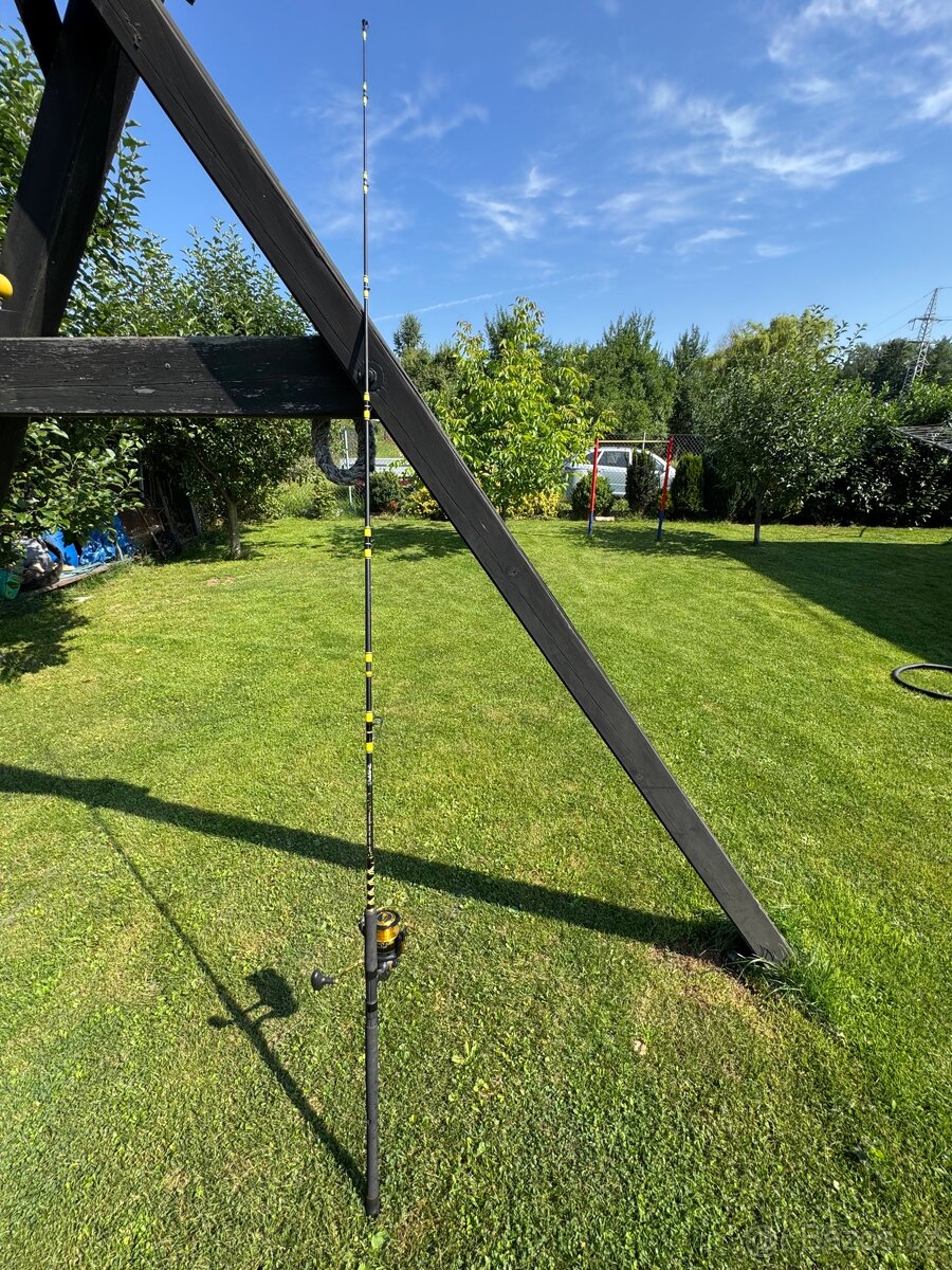 Sumcový prut BLACK CAT PASSION 250 cm 400g + SOVEREIGN 8000