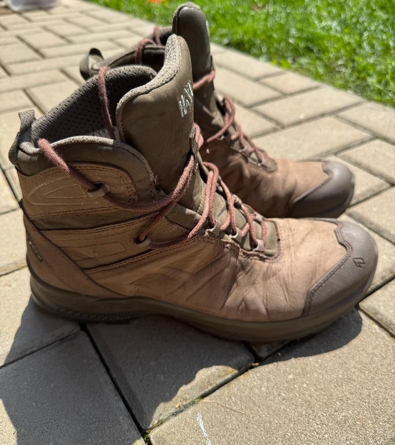 Bota Haix
