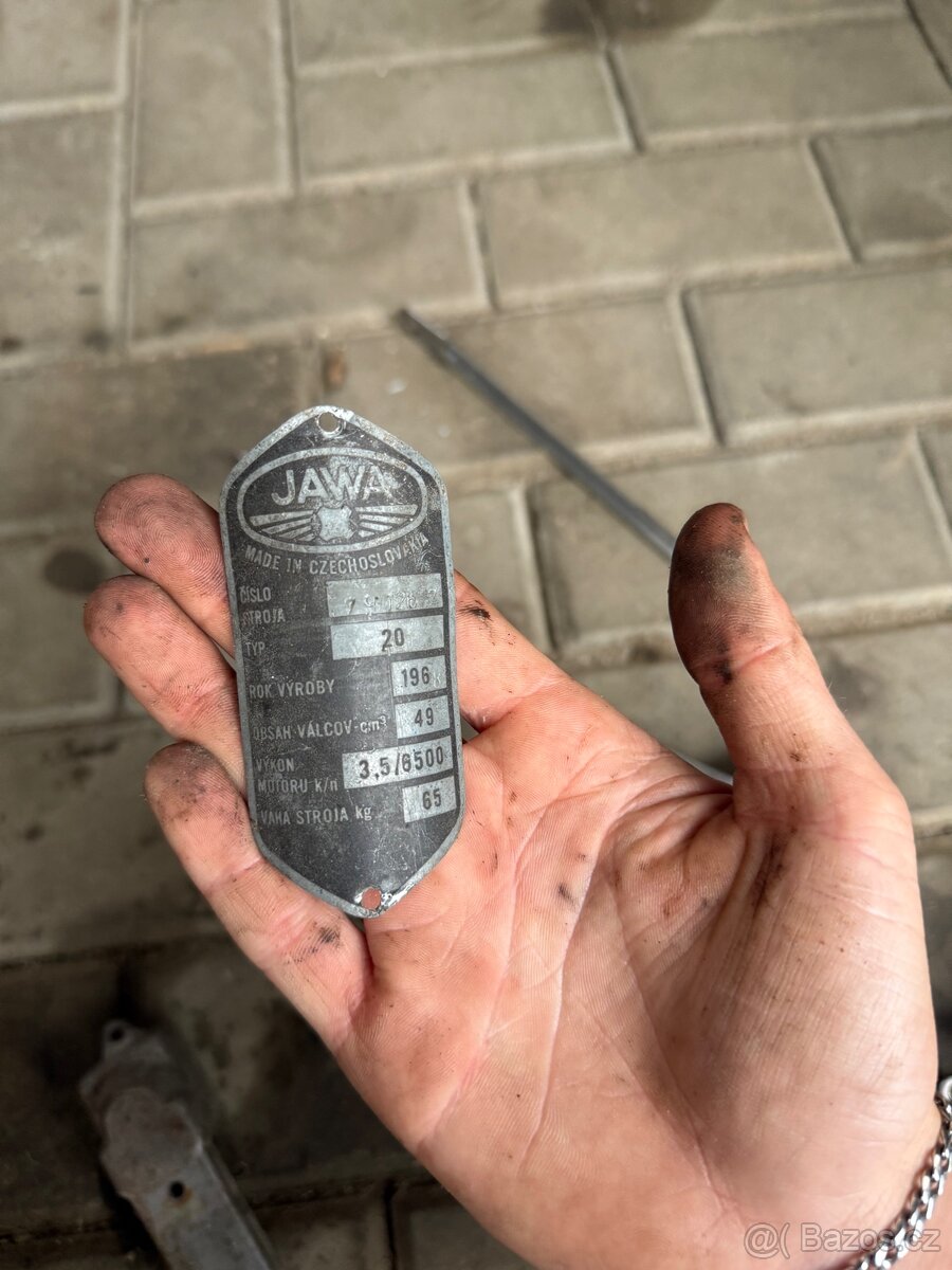 Jawa pionyr 20 štítek