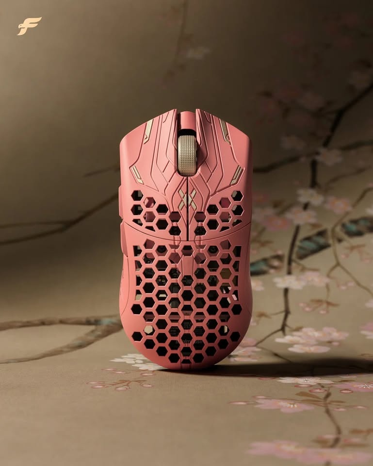 Finalmouse ULX Sakura (Small)