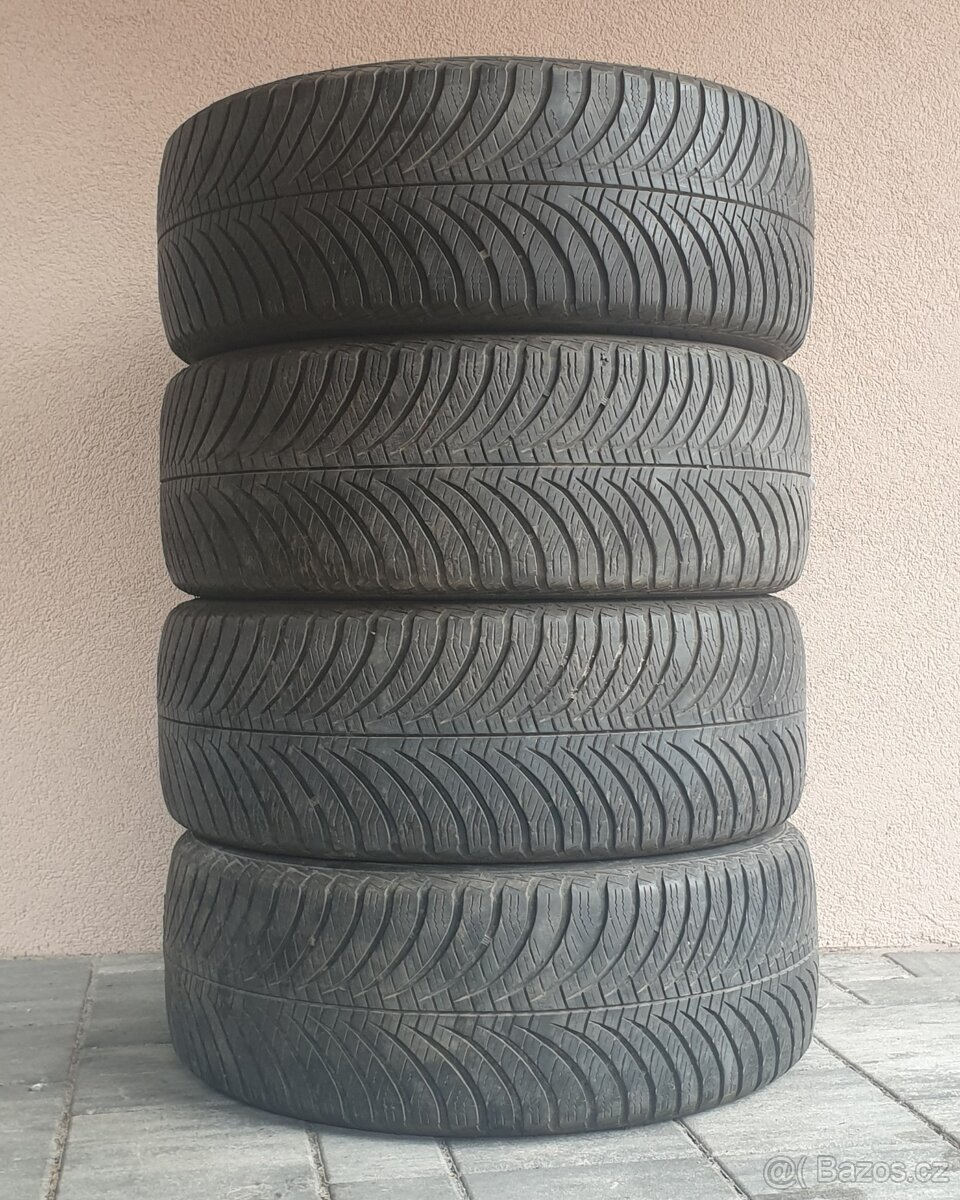 Zimní pneumatiky GoodYear 205/55 R16 č. AP22