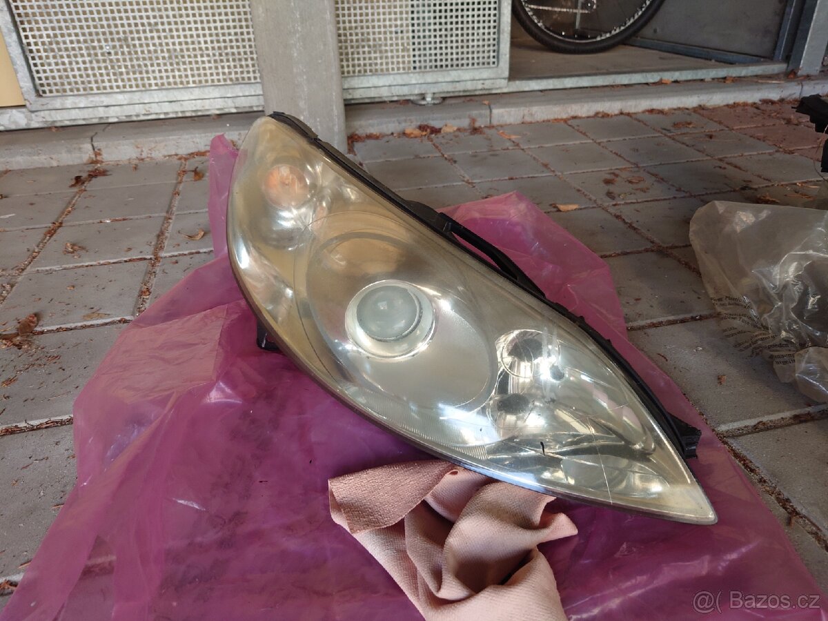 Xenonové světlo světlomet Peugeot 407