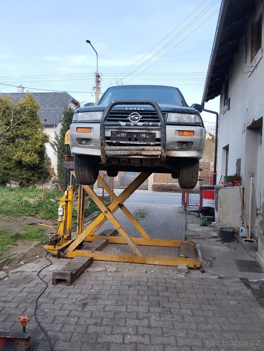 Hever mobilní nůžkový 2t záruka 2roky