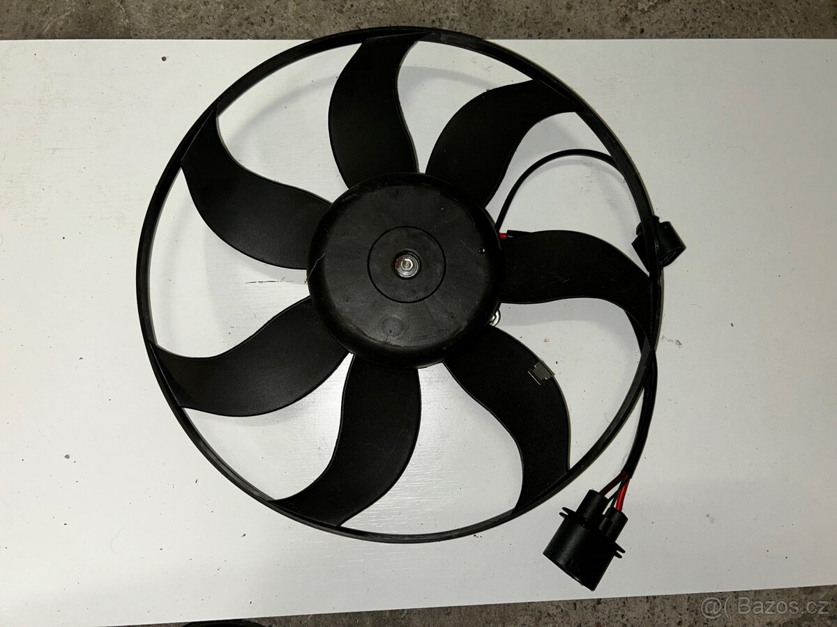 Ventilátor chladiče – HELLA / BEHR 8EW 351 039-171