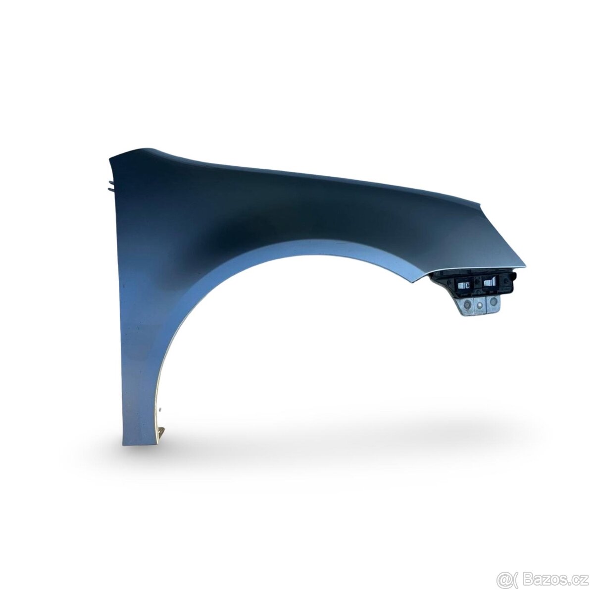 Pravý blatník stříbrná LA7W VW Golf 5 hatchback r.v. 2004