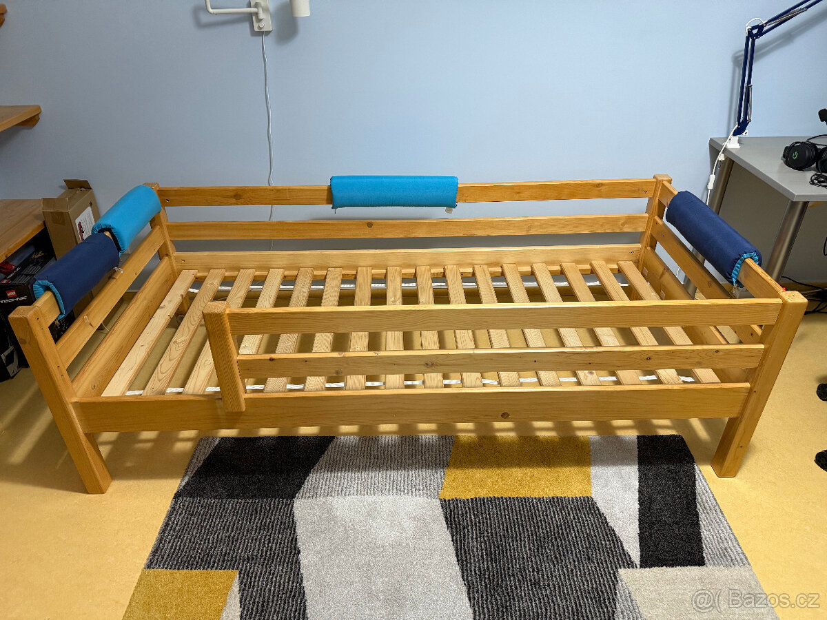 Dětská / studentská postel Domestav Domino - masiv