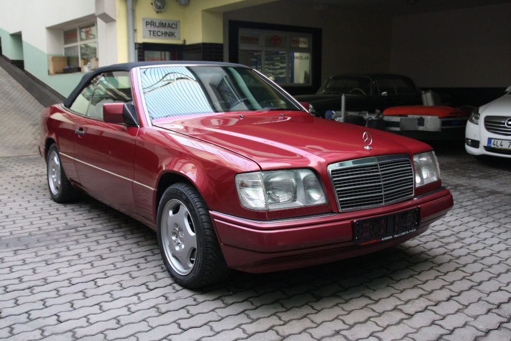 Mercedes Benz 124 300 CE 24V Cabrio