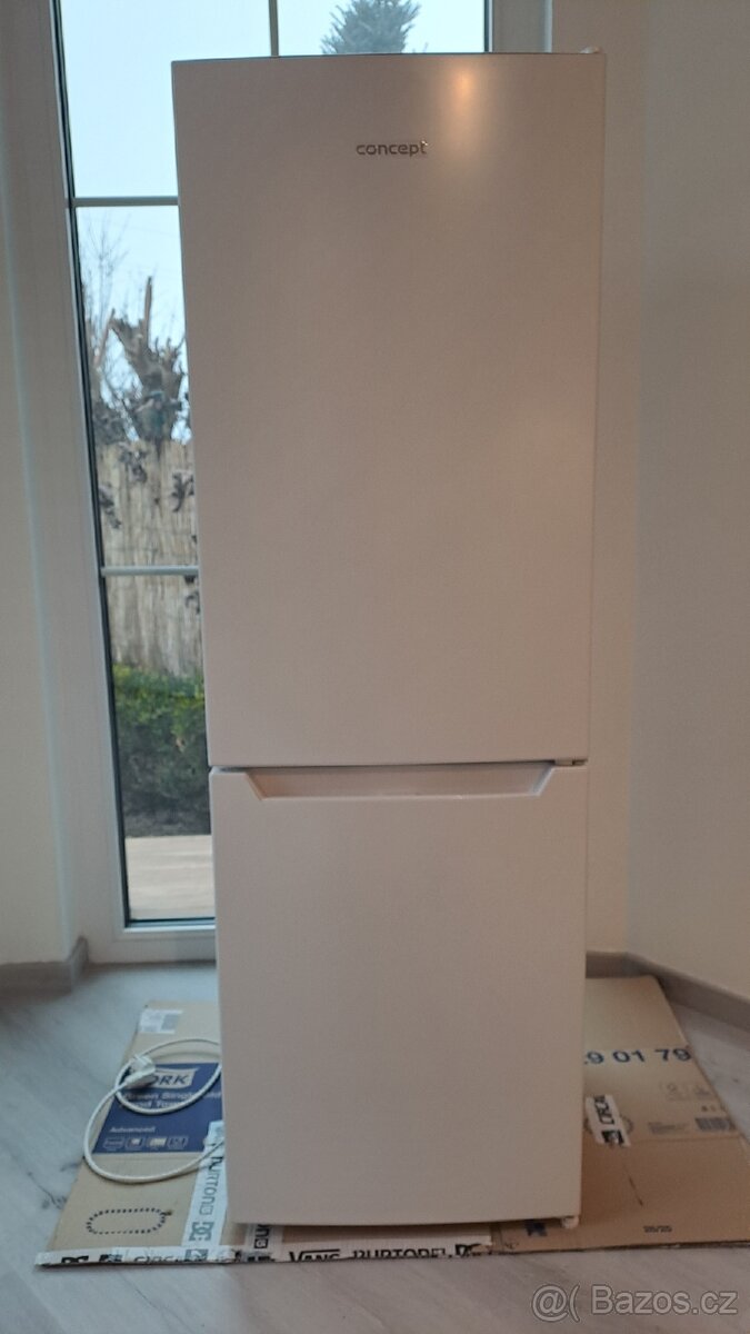 Lednice s mrazákem Concept