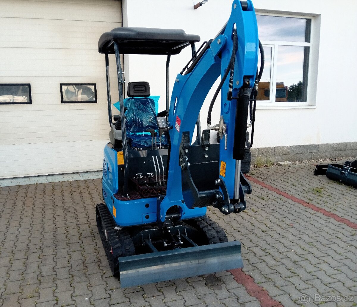 Minibagr 1450kg s motorem Laidong 19kW