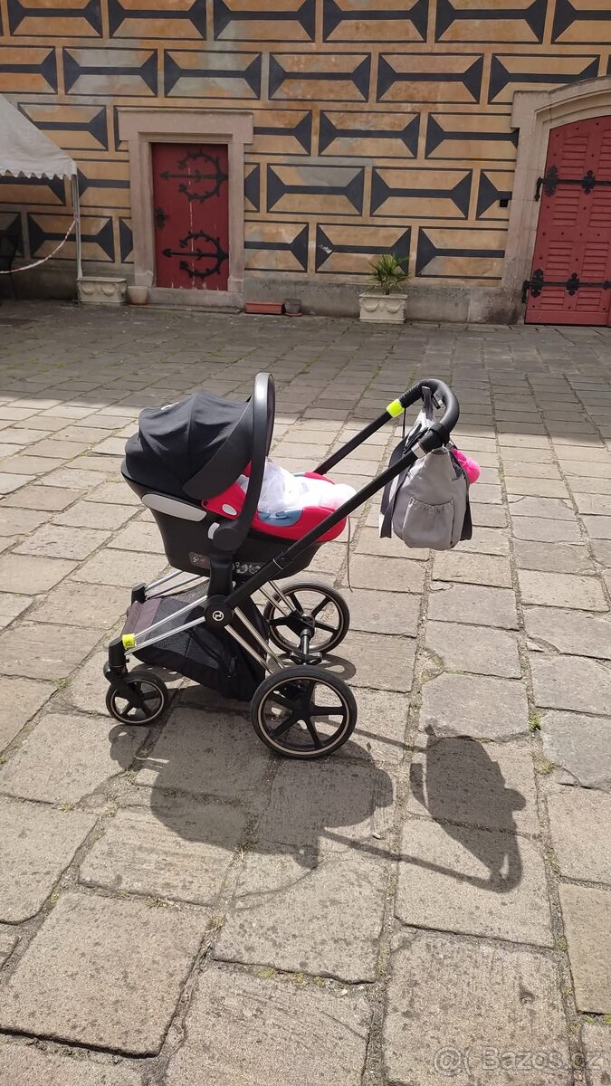 Cybex Atom M