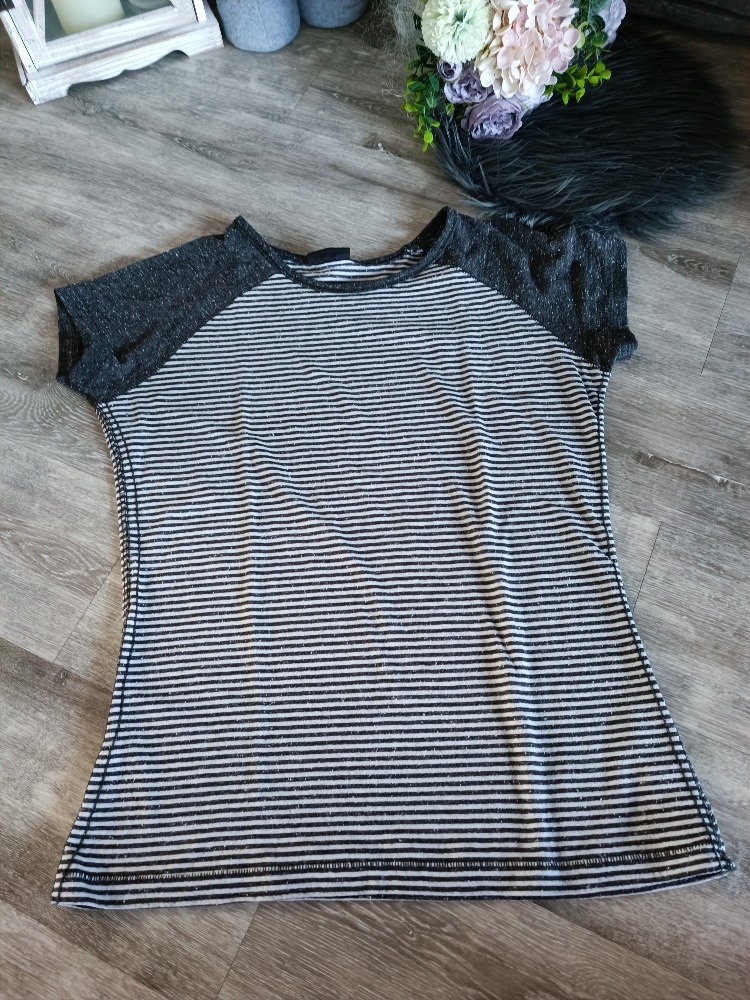 Dámské tričko vel. M