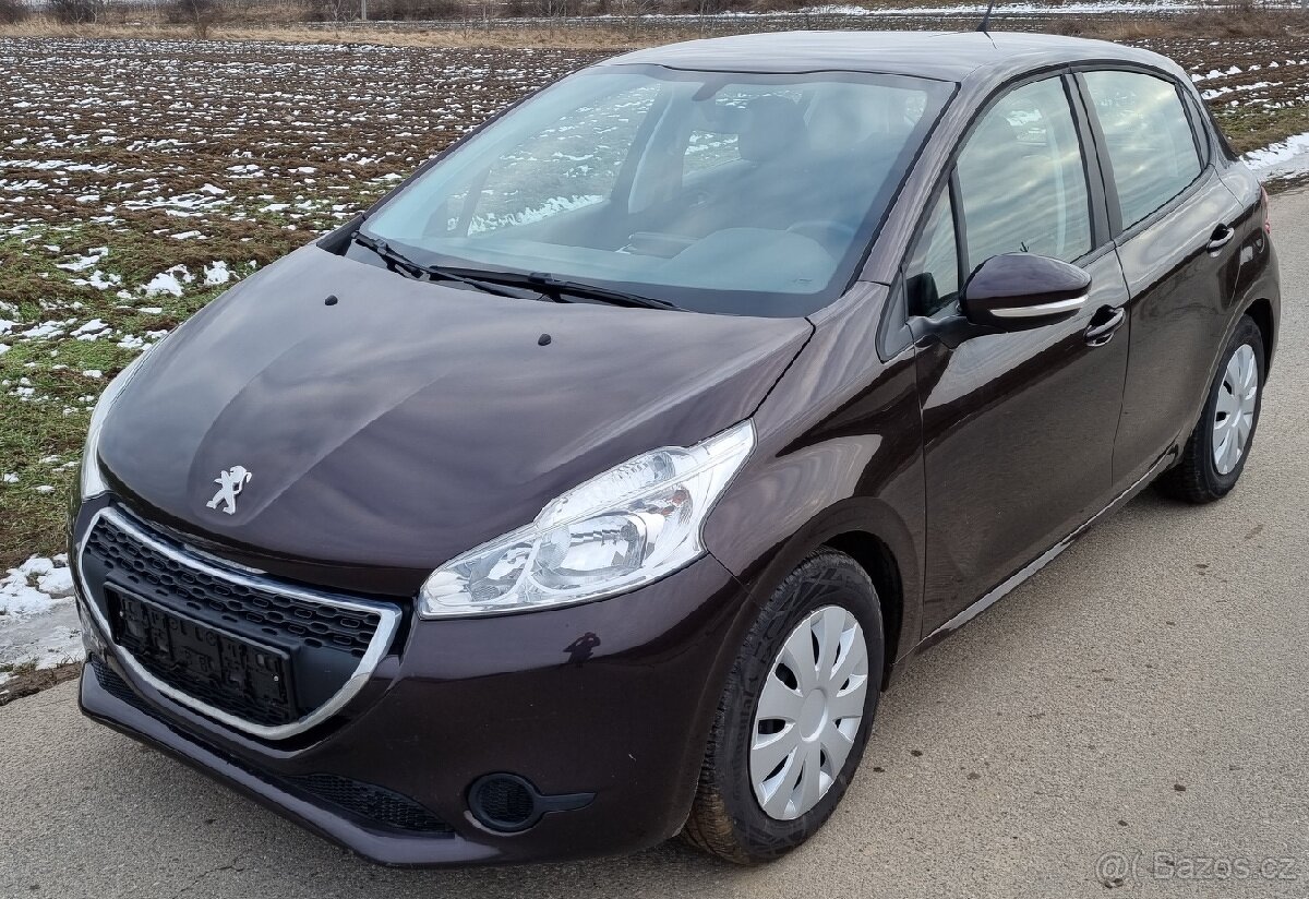 Peugeot 208 1,0VTI 50 Kw Rok: 2013