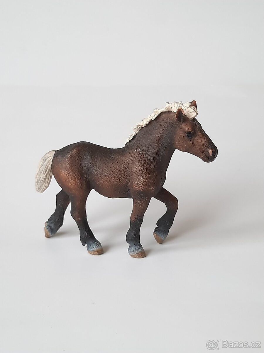 Schleich - Kůň hříbě Schwarzvalský
