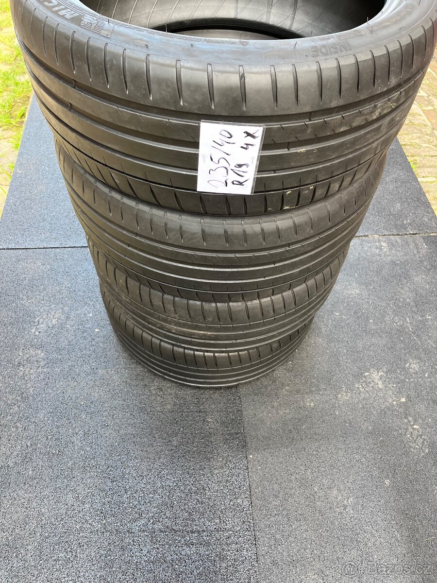 Letní Pneumatiky Michelin PILOT SPORT4 235/40/19
