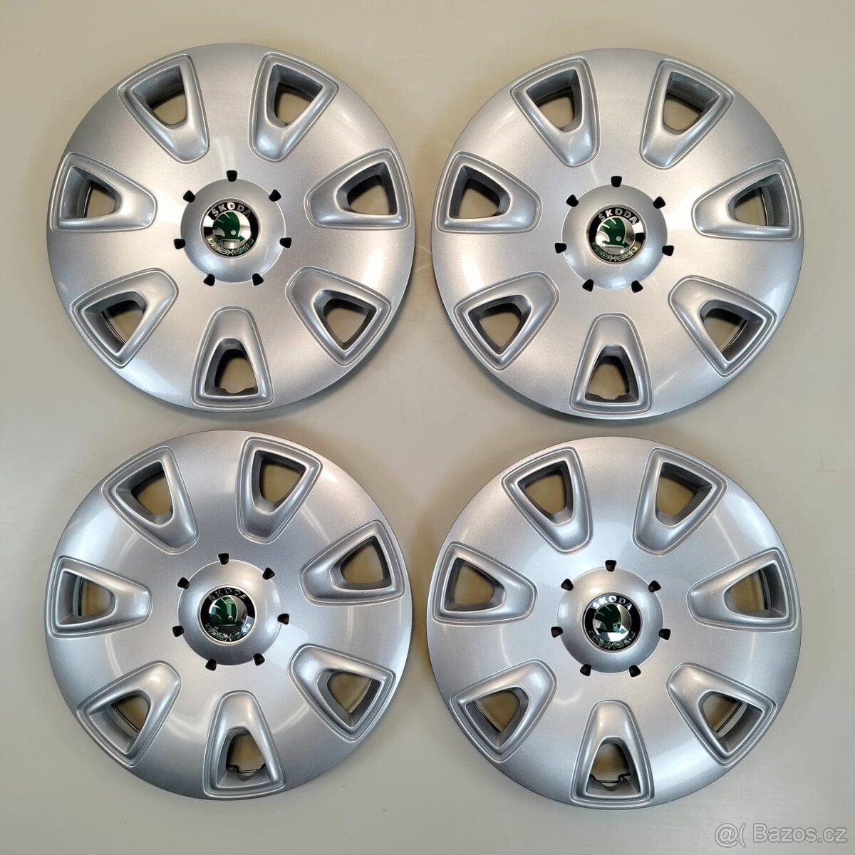 Poklice Škoda 16" 4ks