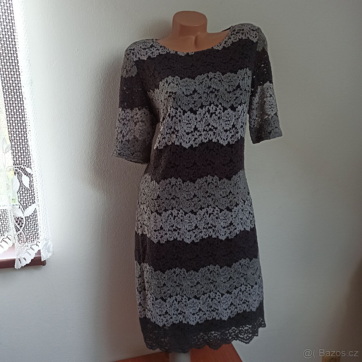 dámské krajkové šaty eur44 TOP STAV Betty Barclay