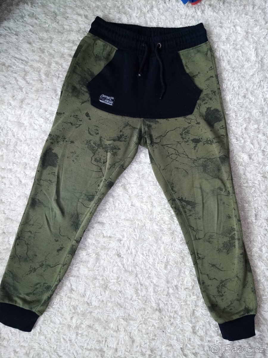 TEPLÁKY JOGGER 140 ZELENOČERNÉ