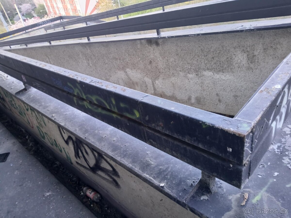Ocelové jekly – přes 330 m, silnostěnné – 3 různé rozměry