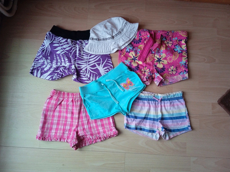 Set dívčích kraťasů vel. 104/110