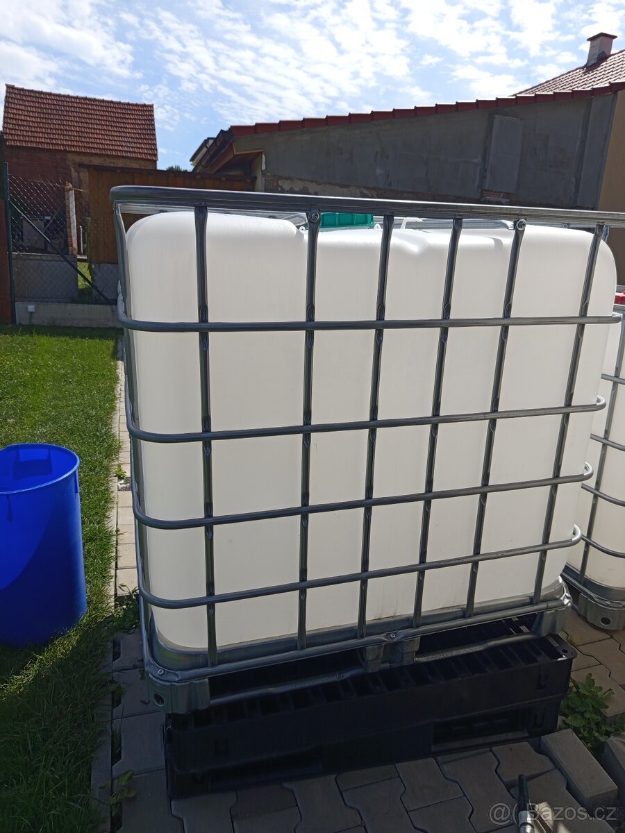 nádrž na vodu