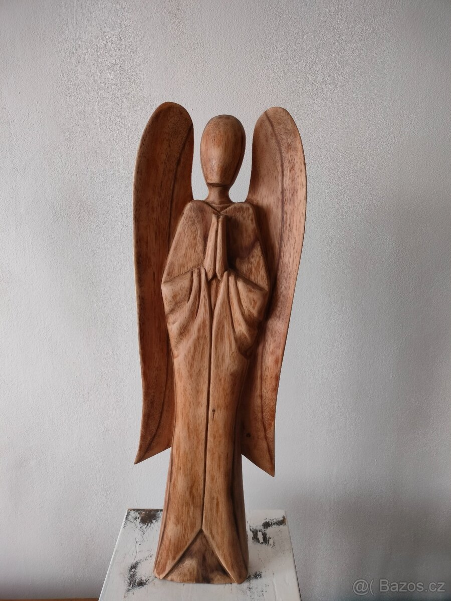 Dřevěná soška anděla - 60 cm
