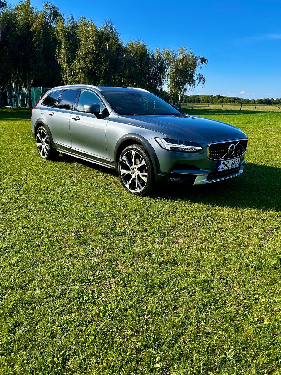 Volvo V90 D5 Cross Country DOHODA JISTÁ 132tis km 2018