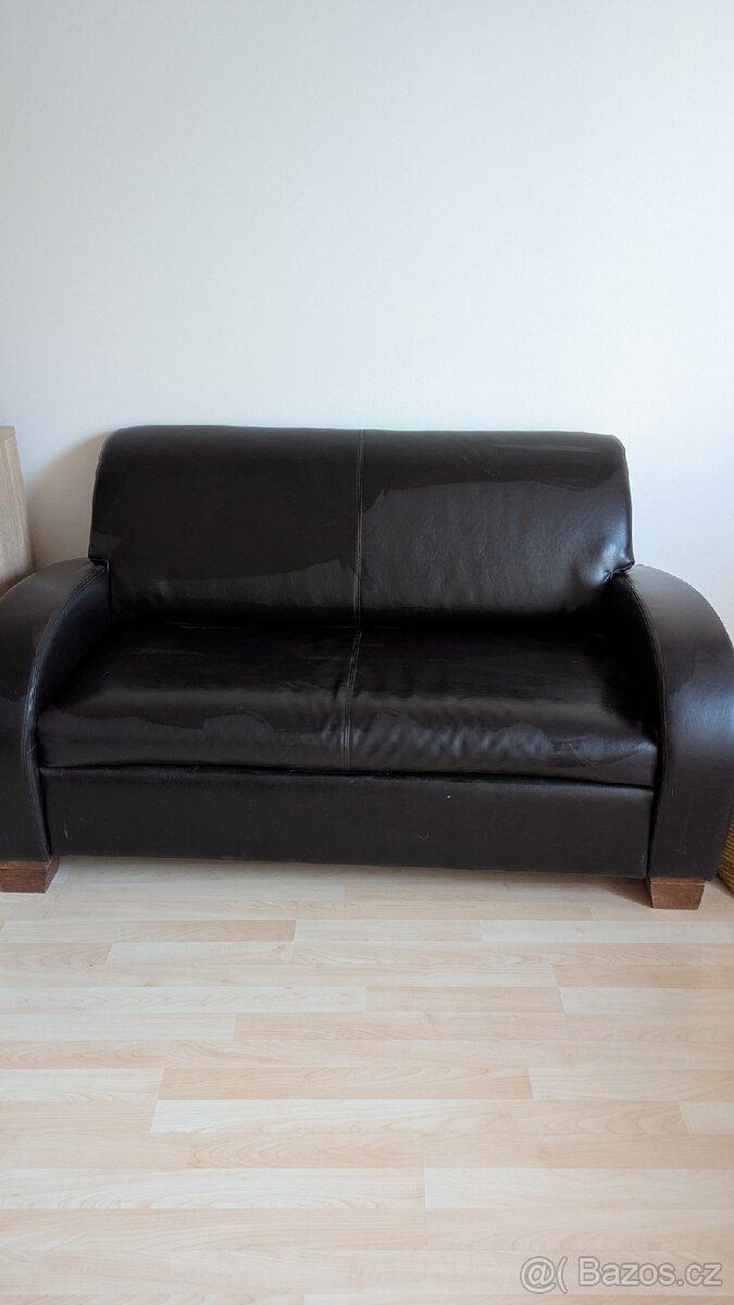 Kožený rozkládací gauč