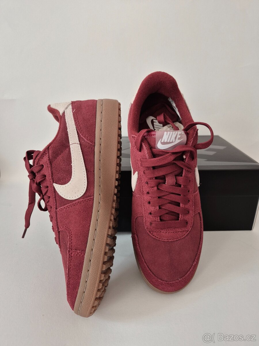 Nové dámské tenisky Nike court,  velikost 39