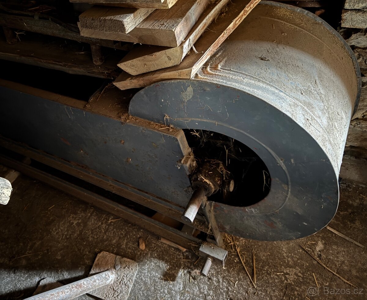 Prodám fukar na seno/slámu + příslušenství