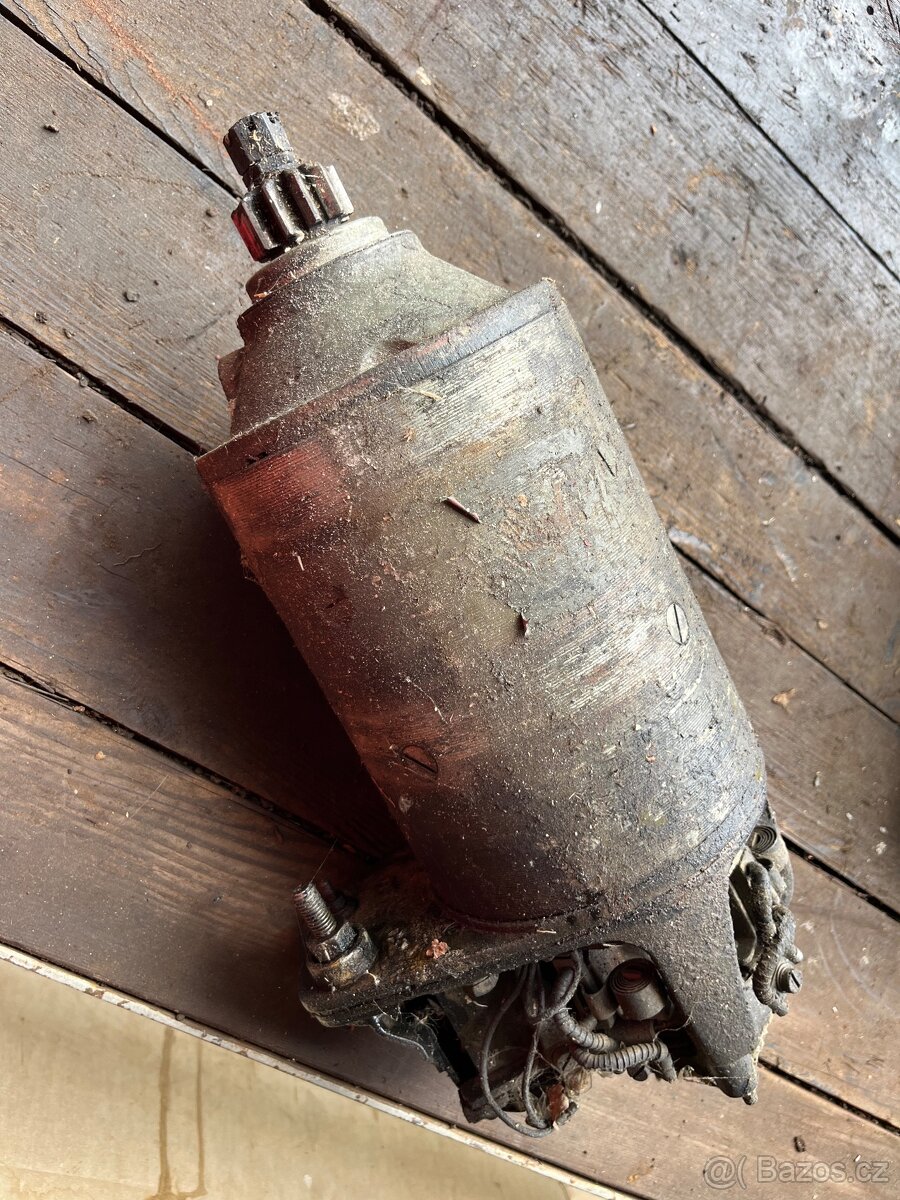 Prodám starter Praga V3S