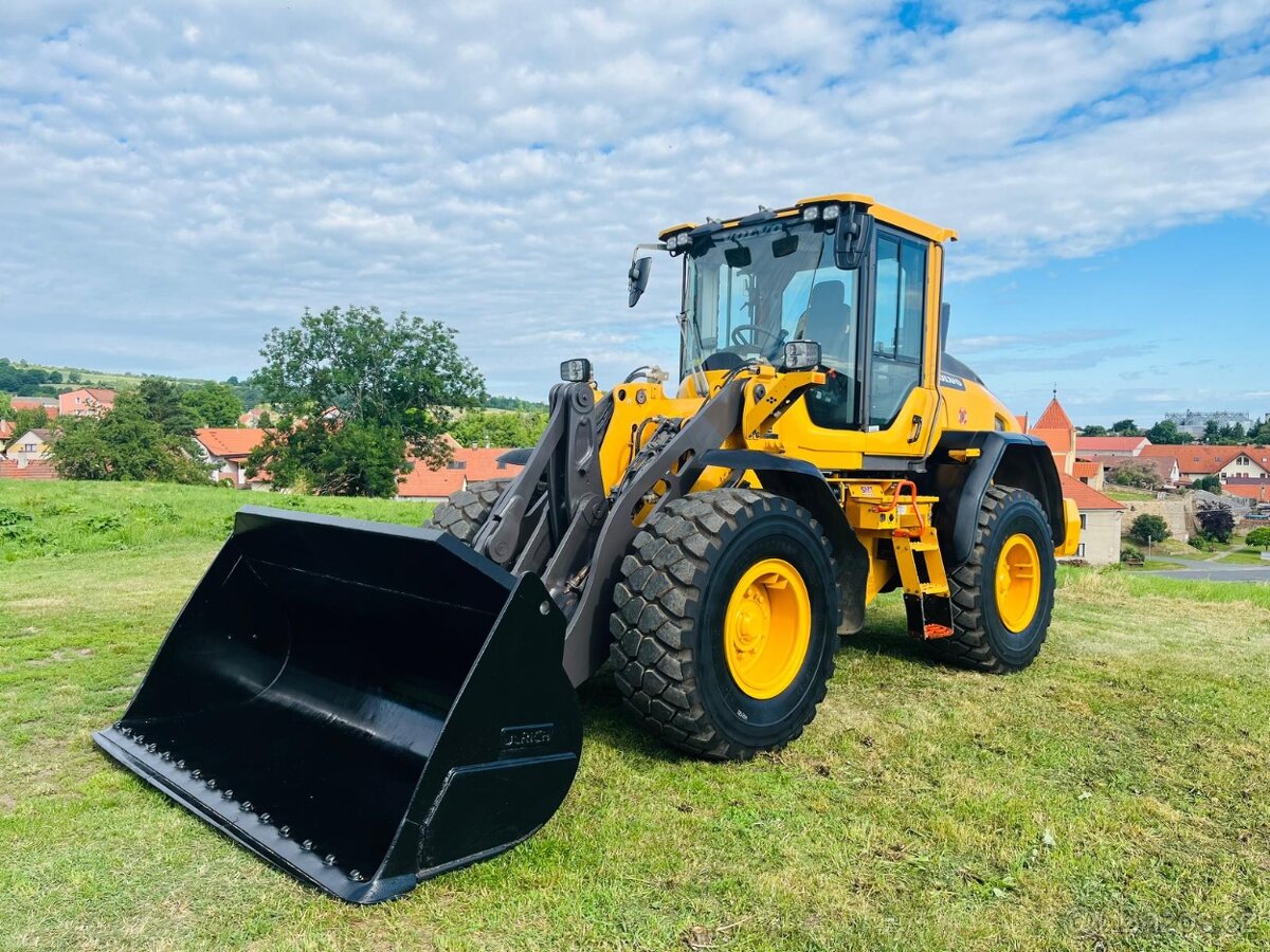 Kolový nakladač Volvo L60H