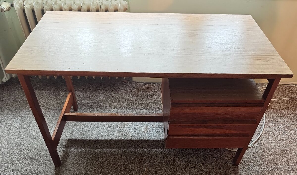 Prodám psací stůl