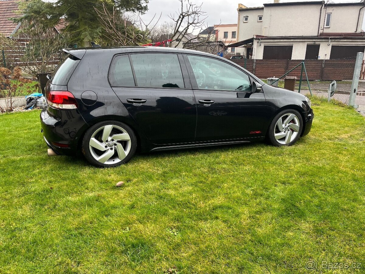 Volkswagen Golf 6 GTI 2.0 tsi DynAudio Xenon DCC kamera