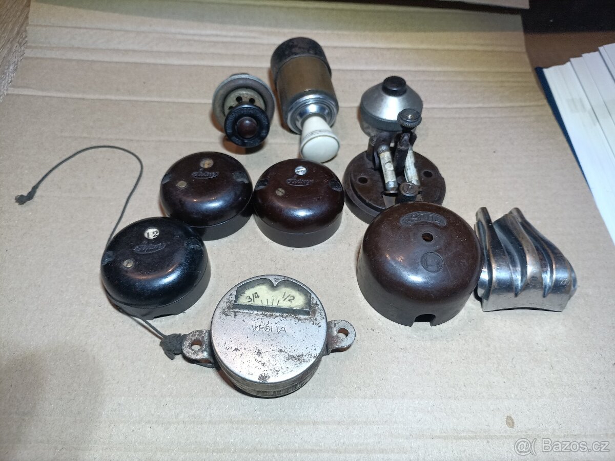 Bosch, PAL, Avion, Praga