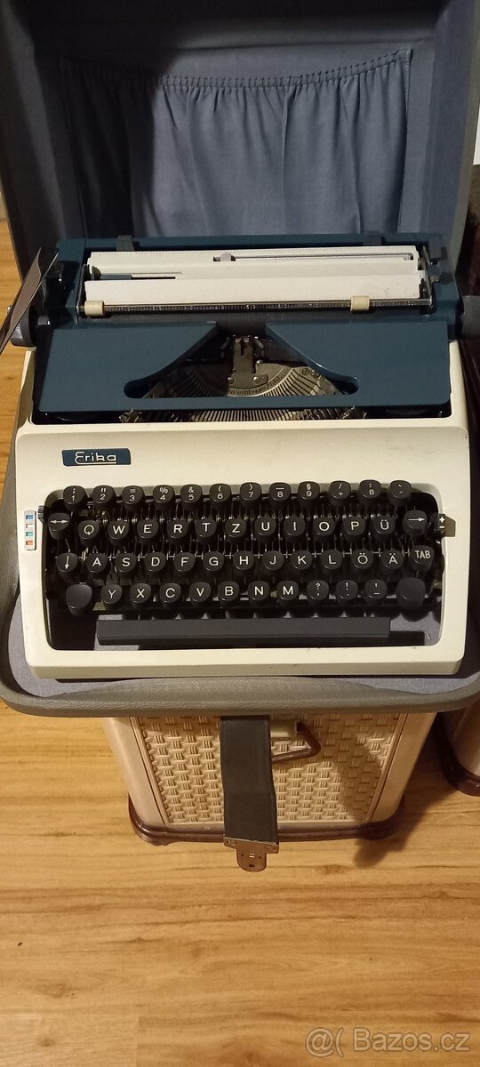 Psací stroj Erika