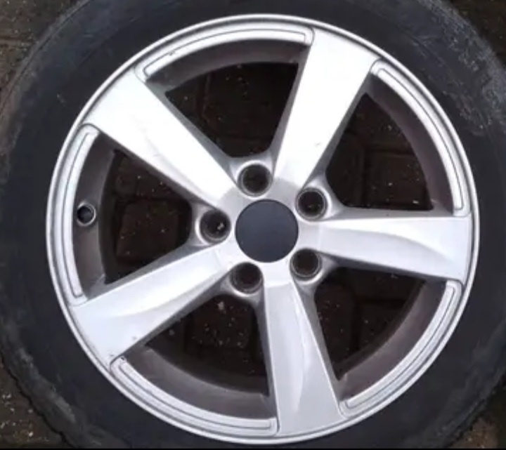Ford, ještě jsou na prodej 5x108 16 ET50 3 950 Kč pěkný stav