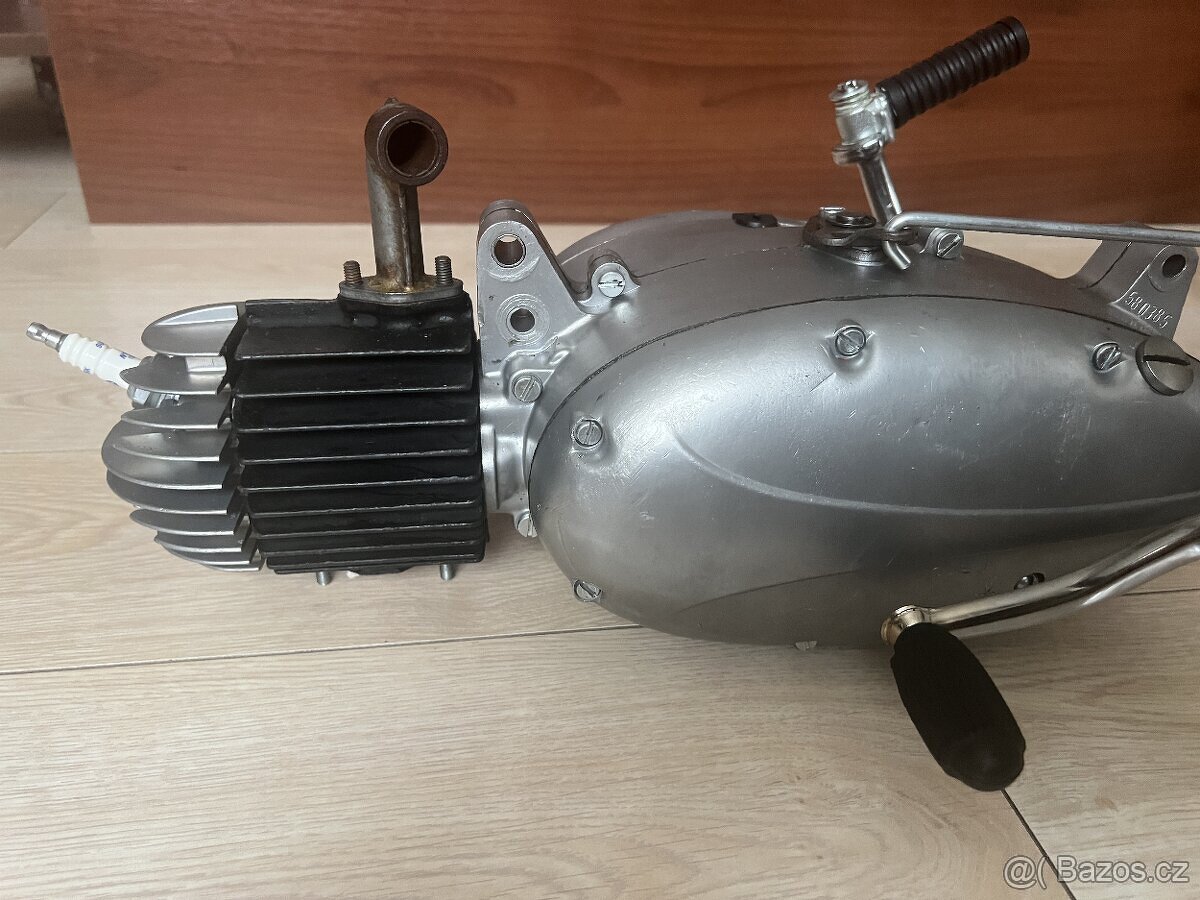 Jawa pionýr motor koupě